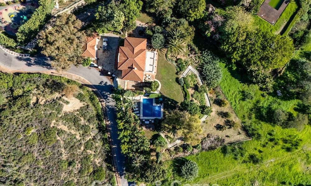 Superbe villa de luxe à vendre, à l'architecture andalouse intemporelle, avec vue sur la mer à Benahavis - Marbella 786058
