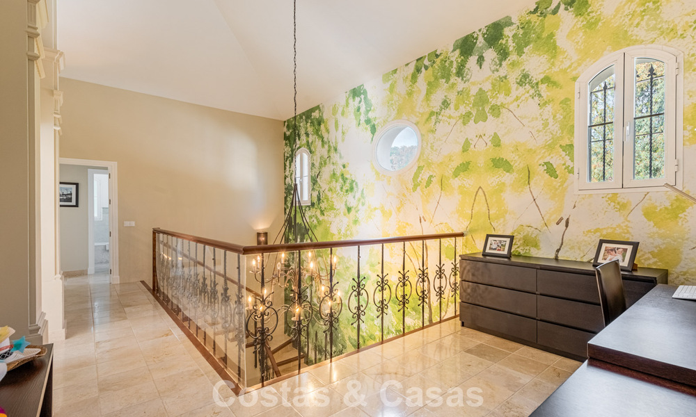 Superbe villa de luxe à vendre, à l'architecture andalouse intemporelle, avec vue sur la mer à Benahavis - Marbella 786060