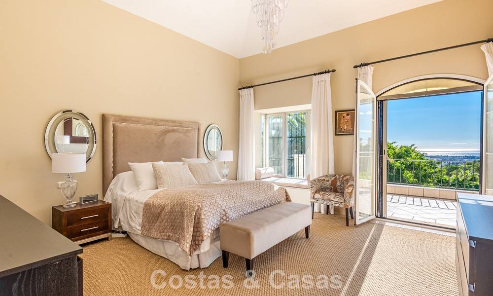 Superbe villa de luxe à vendre, à l'architecture andalouse intemporelle, avec vue sur la mer à Benahavis - Marbella 786063