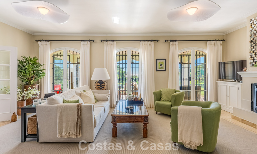 Superbe villa de luxe à vendre, à l'architecture andalouse intemporelle, avec vue sur la mer à Benahavis - Marbella 786070