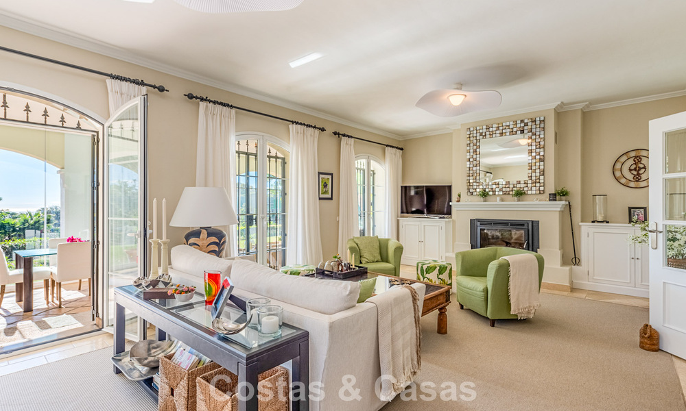 Superbe villa de luxe à vendre, à l'architecture andalouse intemporelle, avec vue sur la mer à Benahavis - Marbella 786071