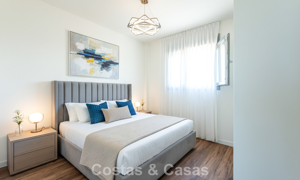 Appartement moderne, neuf et prêt à emménager, à vendre dans un complexe de golf près d'Estepona 785915