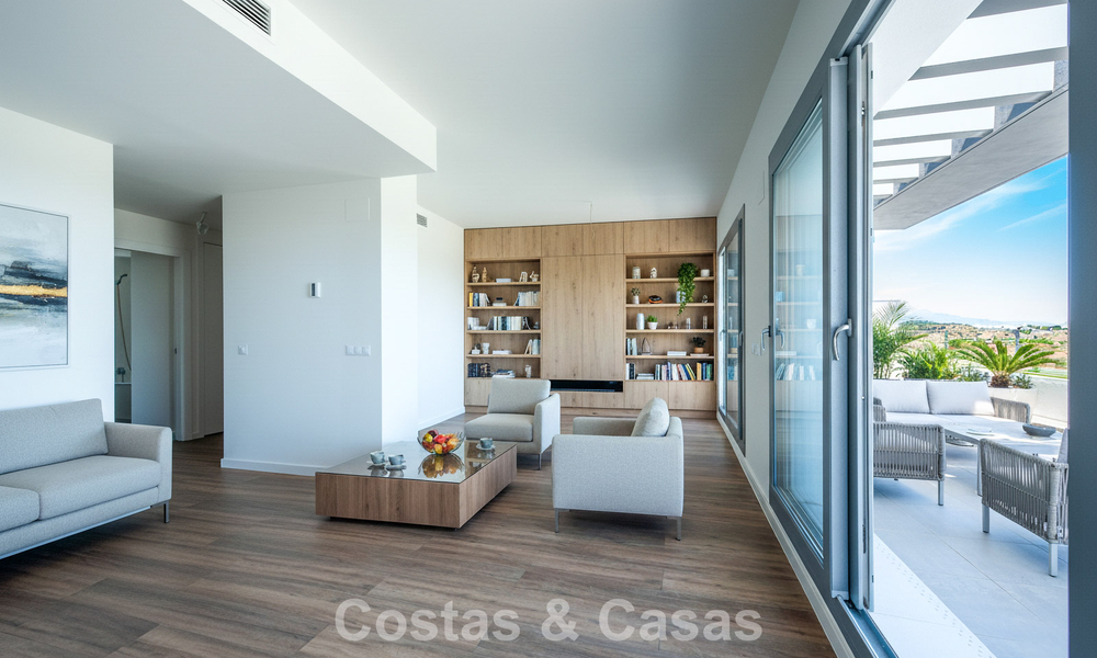 Appartement moderne, neuf et prêt à emménager, à vendre dans un complexe de golf près d'Estepona 785916