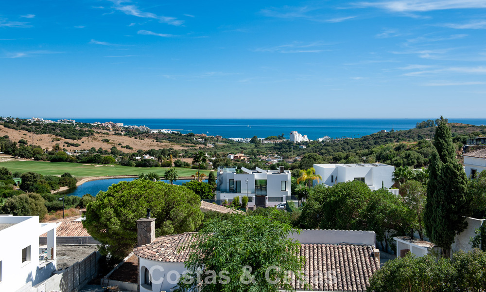 Appartement moderne, neuf et prêt à emménager, à vendre dans un complexe de golf près d'Estepona 785926