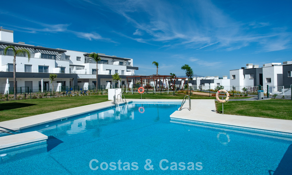 Appartement moderne, neuf et prêt à emménager, à vendre dans un complexe de golf près d'Estepona 785932