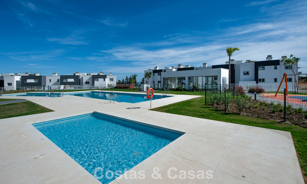 Appartement moderne, neuf et prêt à emménager, à vendre dans un complexe de golf près d'Estepona 785934