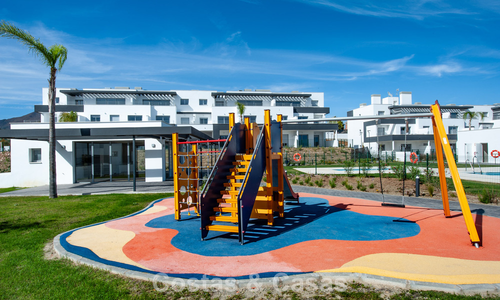 Appartement moderne, neuf et prêt à emménager, à vendre dans un complexe de golf près d'Estepona 785935
