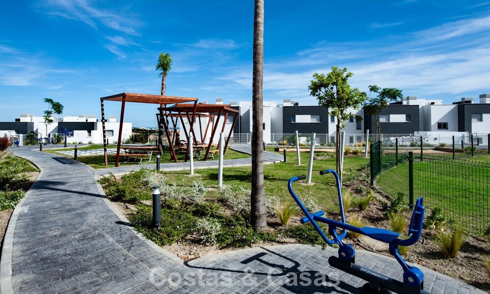 Appartement moderne, neuf et prêt à emménager, à vendre dans un complexe de golf près d'Estepona 785936