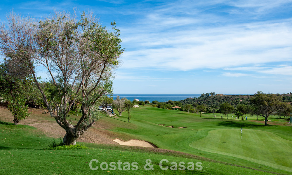 Appartement moderne, neuf et prêt à emménager, à vendre dans un complexe de golf près d'Estepona 785939