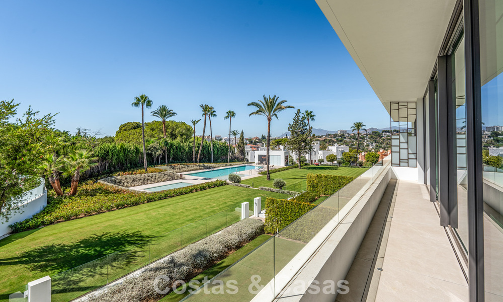 Maison moderne et luxueuse, prête à emménager, à vendre, à la périphérie de Nueva Andalucia et du Golden Mile, Marbella 786014