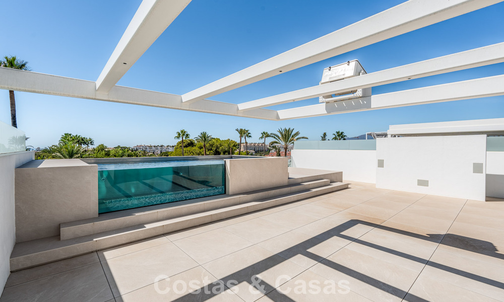 Maison moderne et luxueuse, prête à emménager, à vendre, à la périphérie de Nueva Andalucia et du Golden Mile, Marbella 786016