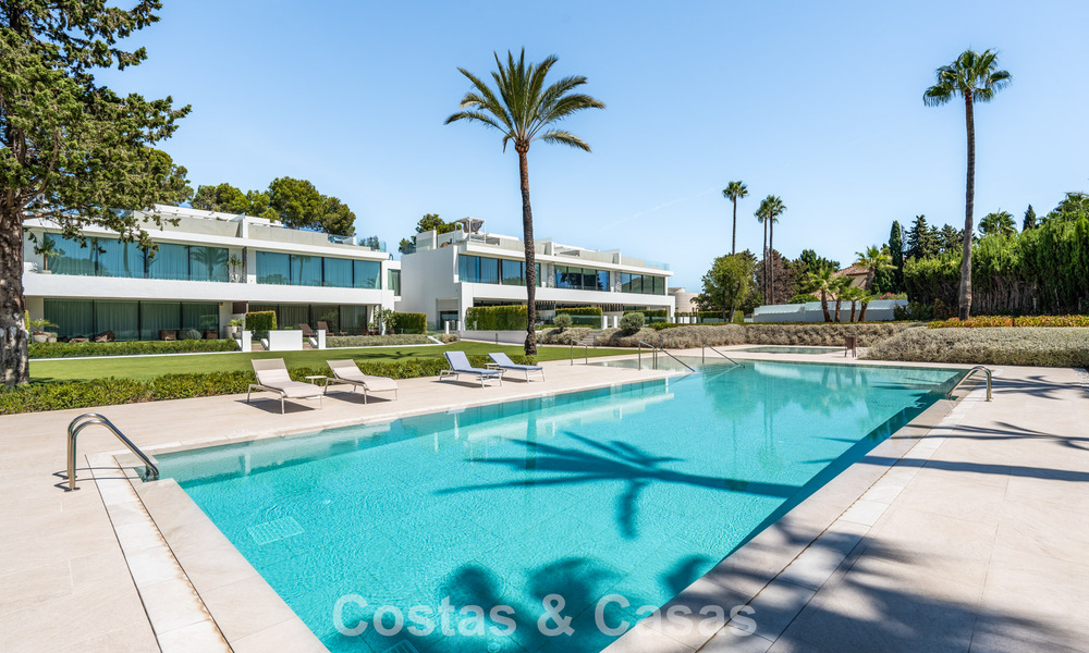 Maison moderne et luxueuse, prête à emménager, à vendre, à la périphérie de Nueva Andalucia et du Golden Mile, Marbella 786020