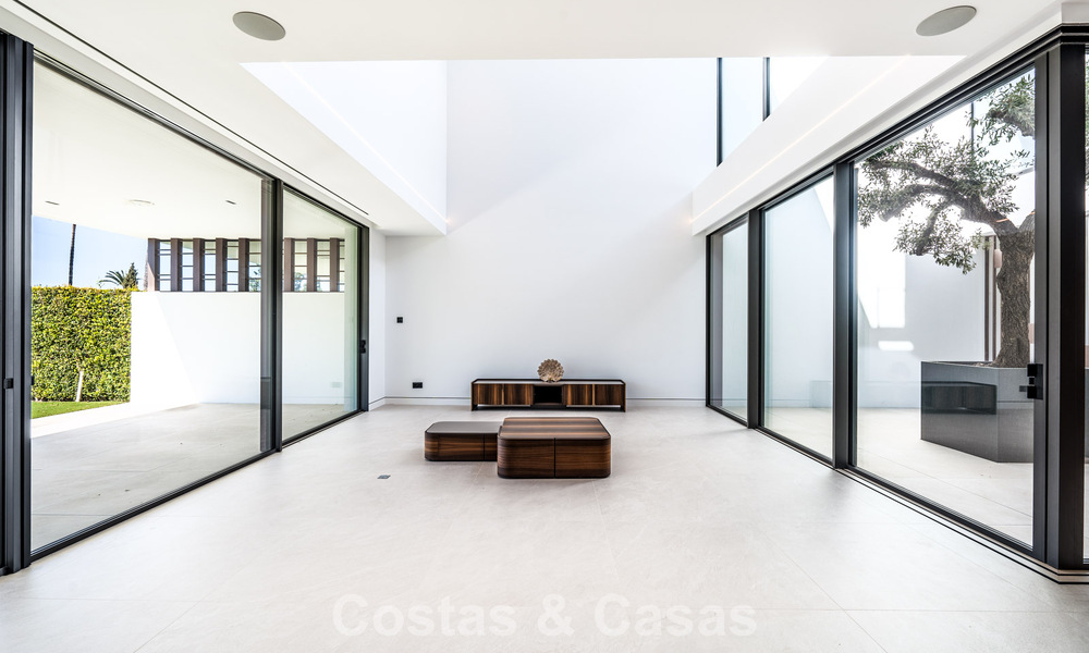 Maison moderne et luxueuse, prête à emménager, à vendre, à la périphérie de Nueva Andalucia et du Golden Mile, Marbella 786021