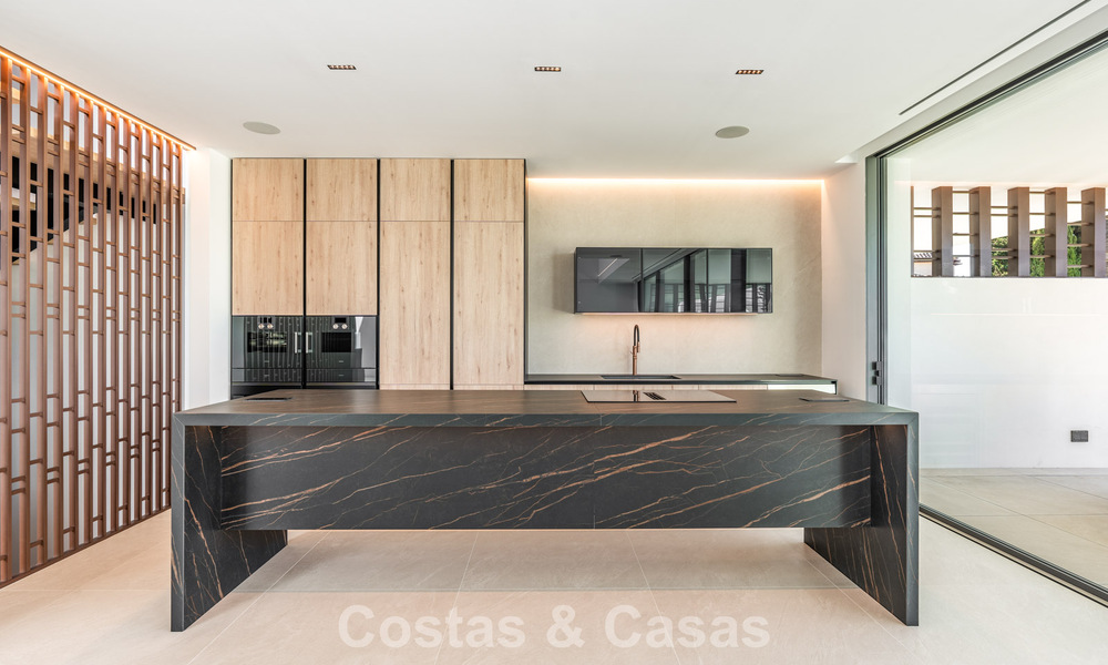 Maison moderne et luxueuse, prête à emménager, à vendre, à la périphérie de Nueva Andalucia et du Golden Mile, Marbella 786023