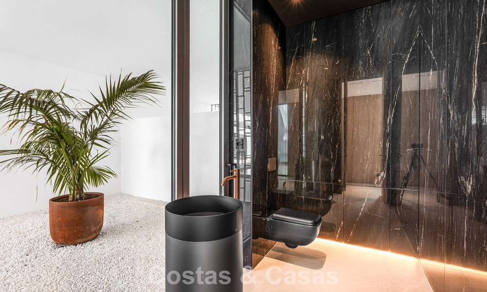 Maison moderne et luxueuse, prête à emménager, à vendre, à la périphérie de Nueva Andalucia et du Golden Mile, Marbella 786030