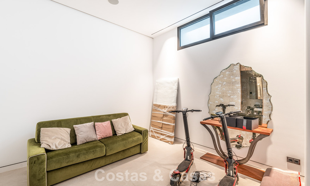 Maison moderne et luxueuse, prête à emménager, à vendre, à la périphérie de Nueva Andalucia et du Golden Mile, Marbella 786032