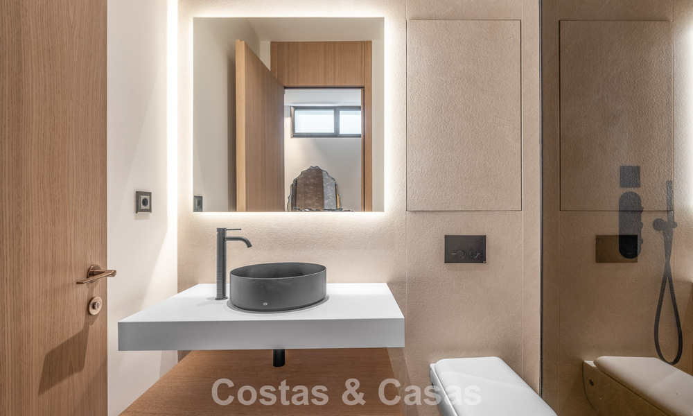 Maison moderne et luxueuse, prête à emménager, à vendre, à la périphérie de Nueva Andalucia et du Golden Mile, Marbella 786033