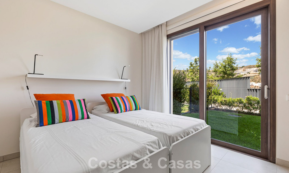 Appartement en rez-de-chaussée avec un immense jardin privé, à vendre dans un complexe de golf à Marbella - Benahavis 785879