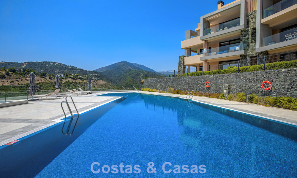 Appartement en rez-de-chaussée avec un immense jardin privé, à vendre dans un complexe de golf à Marbella - Benahavis 785882