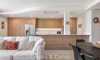 Appartement en rez-de-chaussée avec un immense jardin privé, à vendre dans un complexe de golf à Marbella - Benahavis 785884 