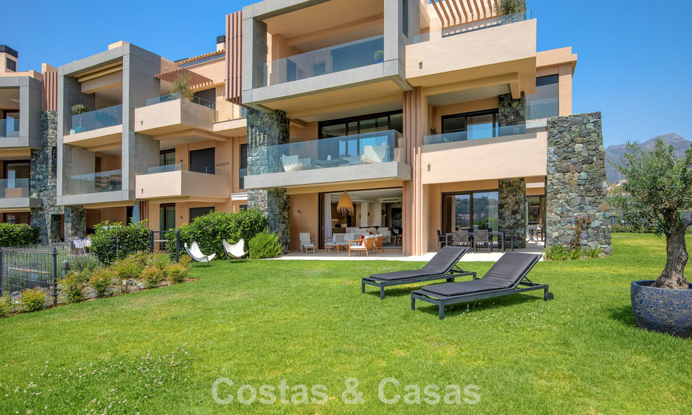 Appartement en rez-de-chaussée avec un immense jardin privé, à vendre dans un complexe de golf à Marbella - Benahavis 785885