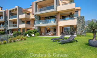 Appartement en rez-de-chaussée avec un immense jardin privé, à vendre dans un complexe de golf à Marbella - Benahavis 785885 