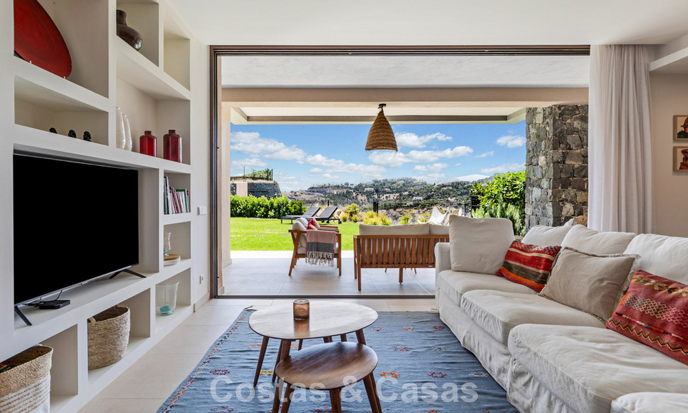 Appartement en rez-de-chaussée avec un immense jardin privé, à vendre dans un complexe de golf à Marbella - Benahavis 785892