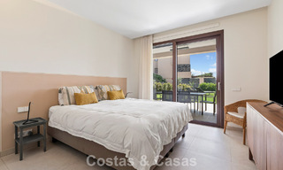 Appartement en rez-de-chaussée avec un immense jardin privé, à vendre dans un complexe de golf à Marbella - Benahavis 785902 