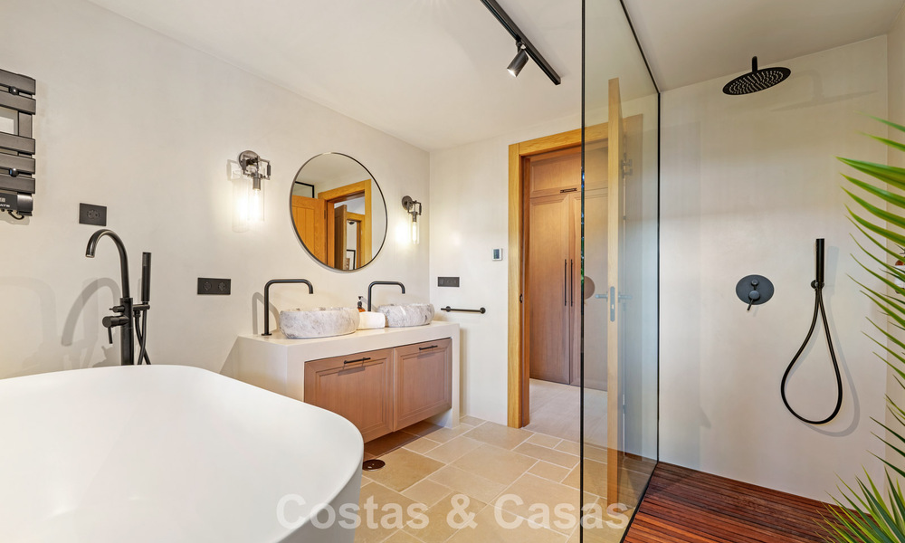 Villa de luxe majestueuse à vendre dans un quartier résidentiel recherché au cœur de Nueva Andalucia, Marbella 790391