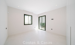 Villa neuve, prête à emménager, à l'architecture contemporaine, à vendre à quelques pas de la plage d'Estepona 786244 
