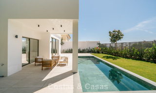 Villa neuve, prête à emménager, à l'architecture contemporaine, à vendre à quelques pas de la plage d'Estepona 786246 