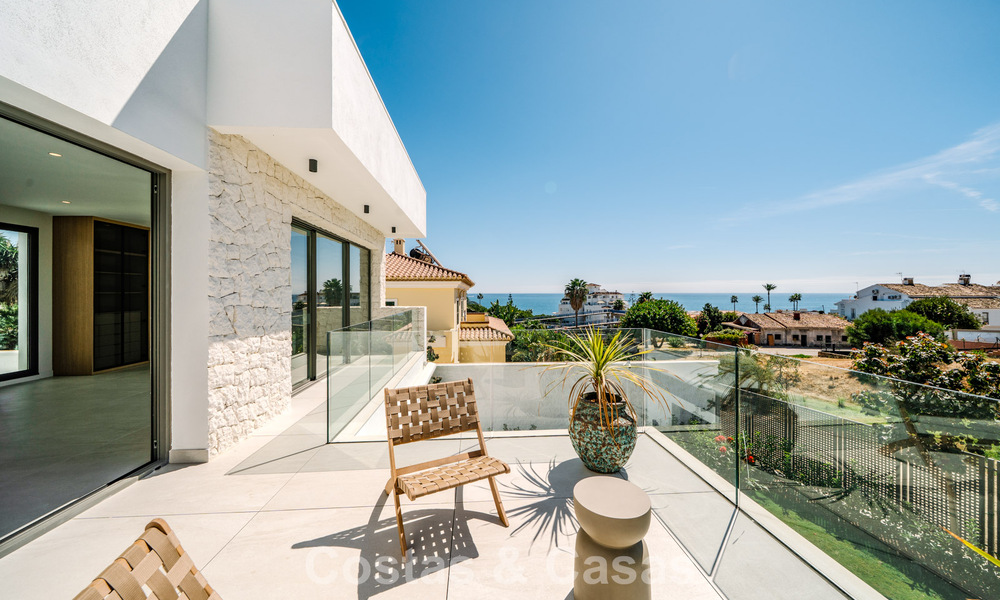 Villa neuve, prête à emménager, à l'architecture contemporaine, à vendre à quelques pas de la plage d'Estepona 786254