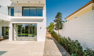 Villa neuve, prête à emménager, à l'architecture contemporaine, à vendre à quelques pas de la plage d'Estepona 786259 