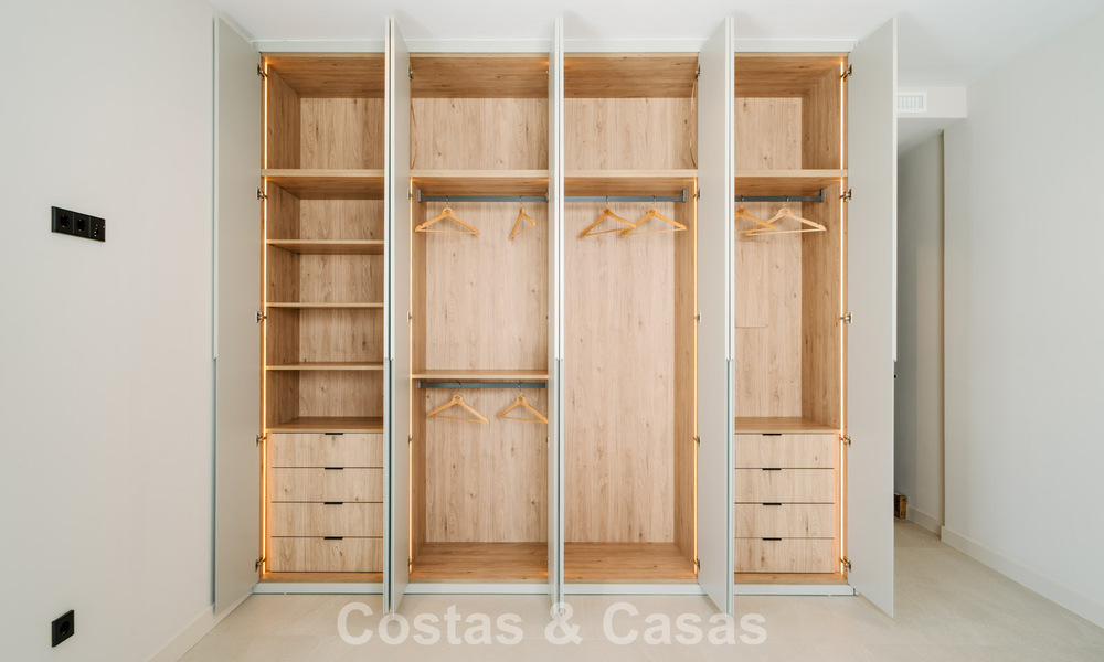 Villa neuve, prête à emménager, à l'architecture contemporaine, à vendre à quelques pas de la plage d'Estepona 786261