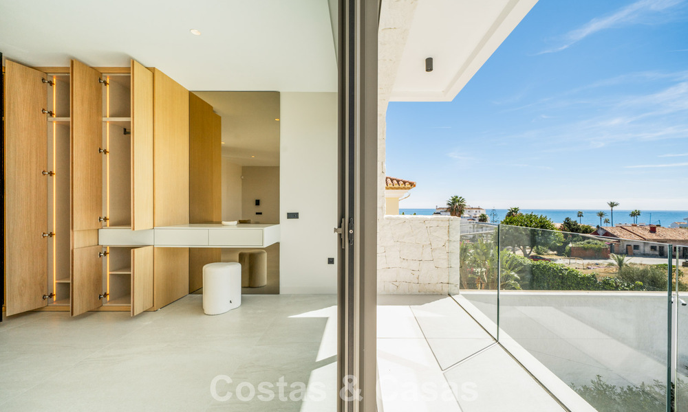 Villa neuve, prête à emménager, à l'architecture contemporaine, à vendre à quelques pas de la plage d'Estepona 786263