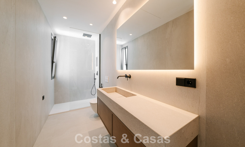 Villa neuve, prête à emménager, à l'architecture contemporaine, à vendre à quelques pas de la plage d'Estepona 786264