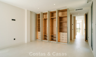 Villa neuve, prête à emménager, à l'architecture contemporaine, à vendre à quelques pas de la plage d'Estepona 786277 