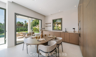 Villa neuve, prête à emménager, à l'architecture contemporaine, à vendre à quelques pas de la plage d'Estepona 786278 