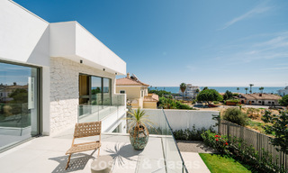 Villa neuve, prête à emménager, à l'architecture contemporaine, à vendre à quelques pas de la plage d'Estepona 786282 