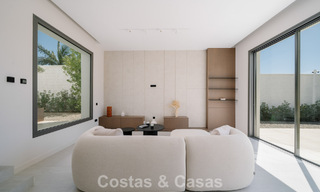 Villa neuve, prête à emménager, à l'architecture contemporaine, à vendre à quelques pas de la plage d'Estepona 786288 