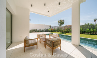 Villa neuve, prête à emménager, à l'architecture contemporaine, à vendre à quelques pas de la plage d'Estepona 786291 