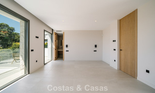 Villa neuve, prête à emménager, à l'architecture contemporaine, à vendre à quelques pas de la plage d'Estepona 786296 