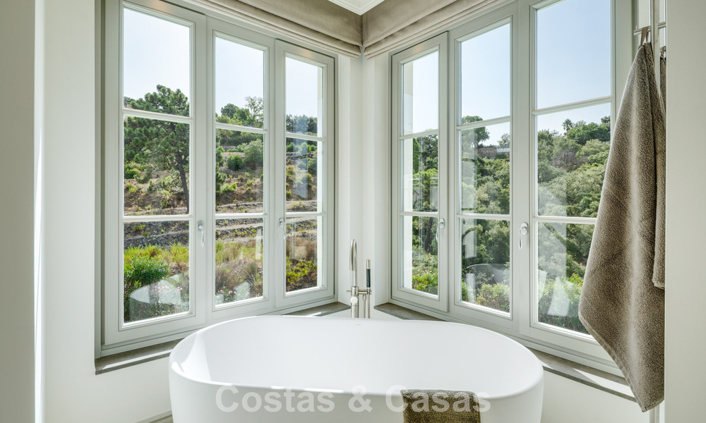 Sublime villa de charme à vendre, entourée d'un écrin de verdure dans le prestigieux complexe hôtelier La Zagaleta à Marbella – Benahavis 786142