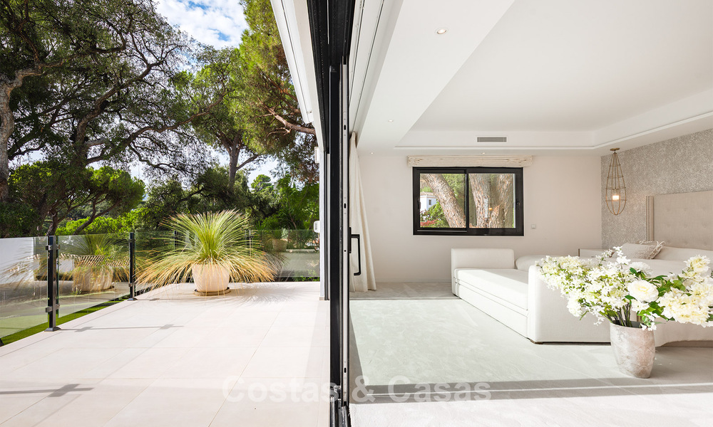 Spacieuse villa avec vue sur la mer et logement d'invités indépendant à vendre à El Madroñal en Benahavis - Marbella 786426