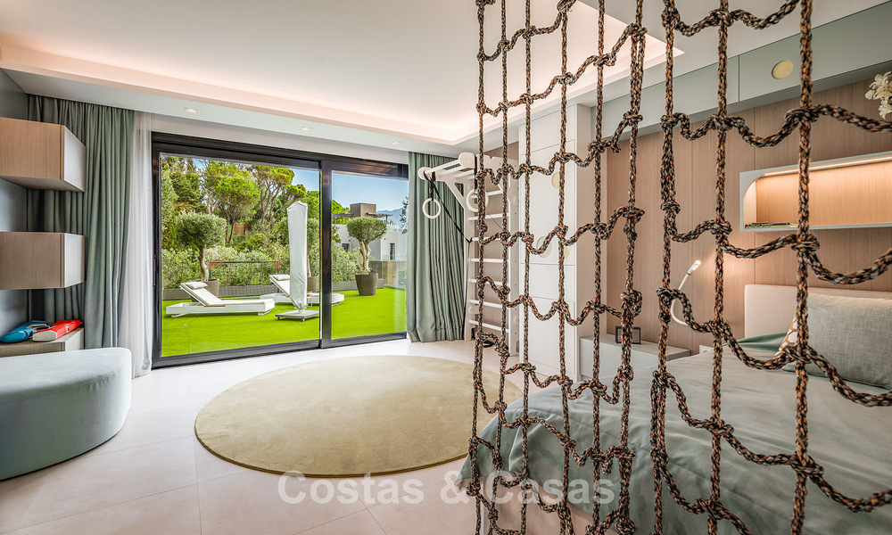 Spacieuse villa avec vue sur la mer et logement d'invités indépendant à vendre à El Madroñal en Benahavis - Marbella 786435