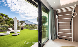 Spacieuse villa avec vue sur la mer et logement d'invités indépendant à vendre à El Madroñal en Benahavis - Marbella 786436 