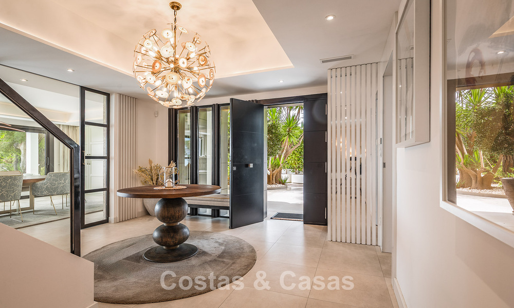 Spacieuse villa avec vue sur la mer et logement d'invités indépendant à vendre à El Madroñal en Benahavis - Marbella 786440