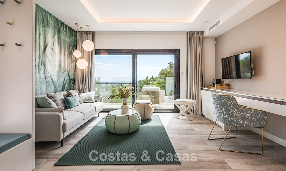 Spacieuse villa avec vue sur la mer et logement d'invités indépendant à vendre à El Madroñal en Benahavis - Marbella 786449