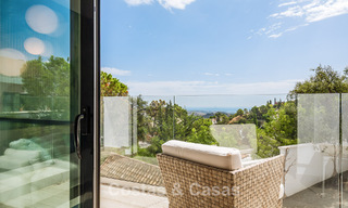 Spacieuse villa avec vue sur la mer et logement d'invités indépendant à vendre à El Madroñal en Benahavis - Marbella 786455 