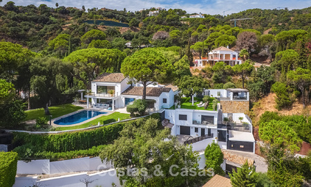 Spacieuse villa avec vue sur la mer et logement d'invités indépendant à vendre à El Madroñal en Benahavis - Marbella 786464